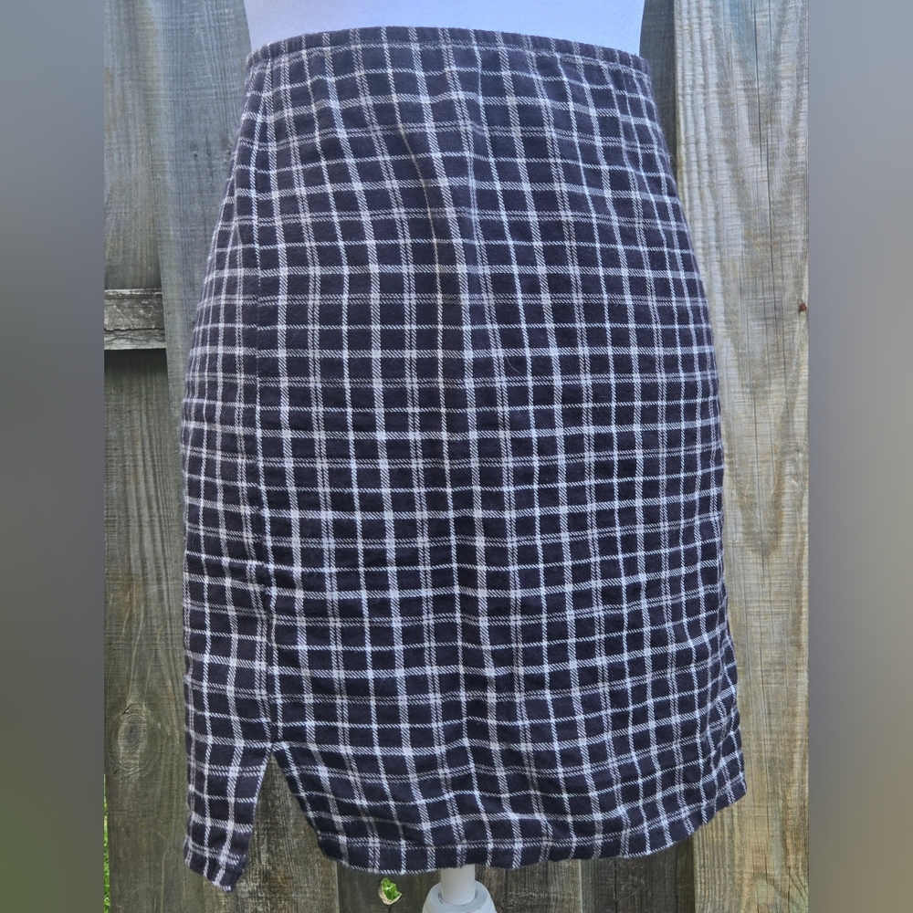 American Eagle Outfitters Black and White Checkered Pencil Skirt